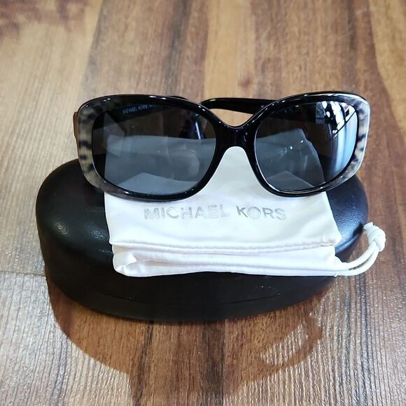 EUC Michael Kors Delray Sunglasses & Hard Case - Picture 1 of 6